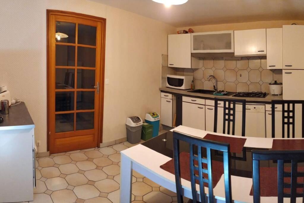 Le Breuil-sur-CouzeChez Fabienne T3アパートメント エクステリア 写真